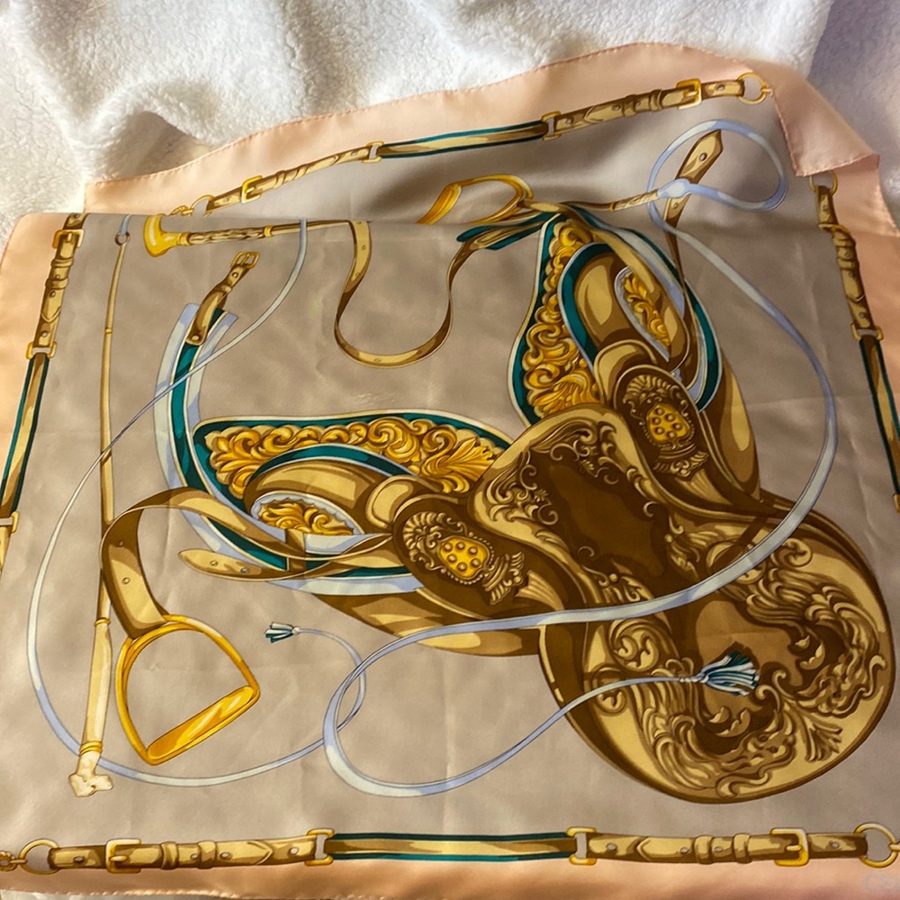 Beautiful saddle scarf.